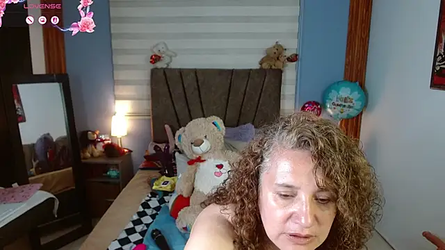 Nadia 84 online show from May 26, 12:14 pm
