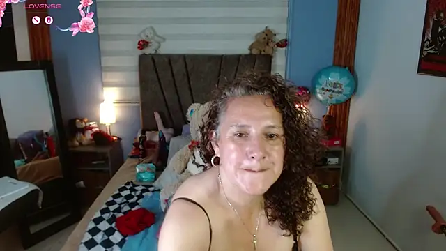 Nadia 84 online show from June 2, 12:27 pm