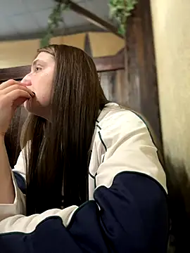 Snapshot of JessiMur chatting on September 11, 6:46 am JessiMur online show from September 11, 6:46 am