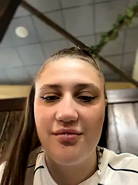 Snapshot of JessiMur chatting on September 18, 7:44 am JessiMur online show from September 18, 7:44 am