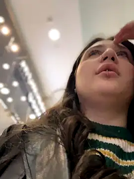 Snapshot of JessiMur chatting on October 13, 3:52 am JessiMur online show from October 13, 3:52 am