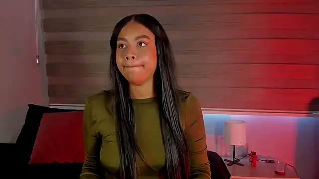 nayah   online show from November 25, 9:04 pm