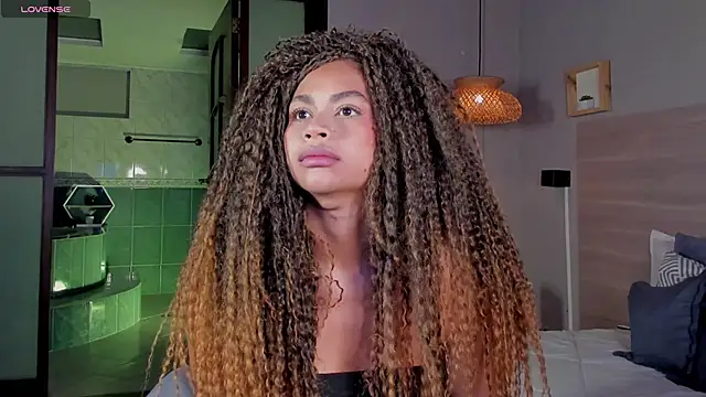 nayah   online show from October 14, 7:58 pm