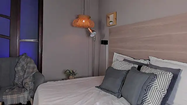 nayah   online show from February 20, 8:00 pm