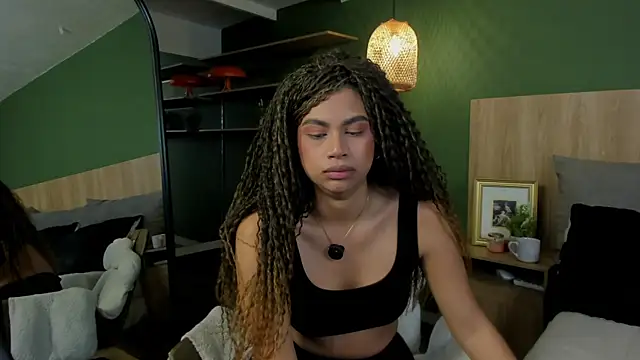 nayah   online show from April 20, 1:35 pm
