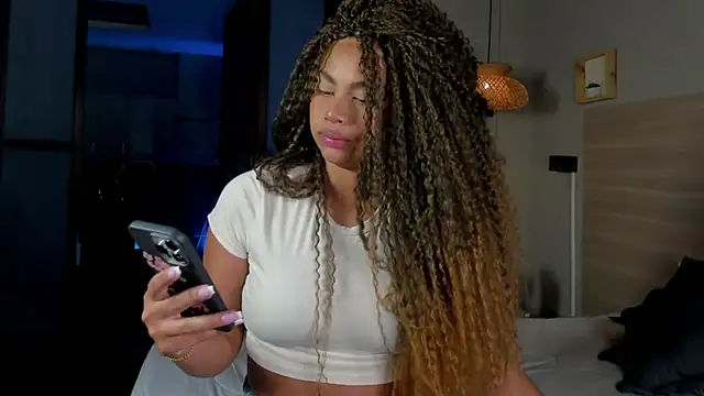 nayah   online show from October 4, 7:37 pm