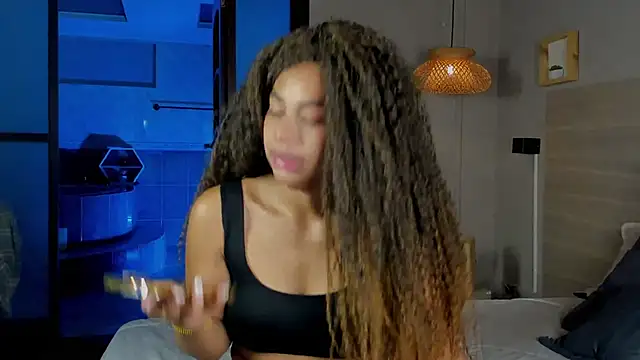 nayah   online show from October 7, 7:26 pm