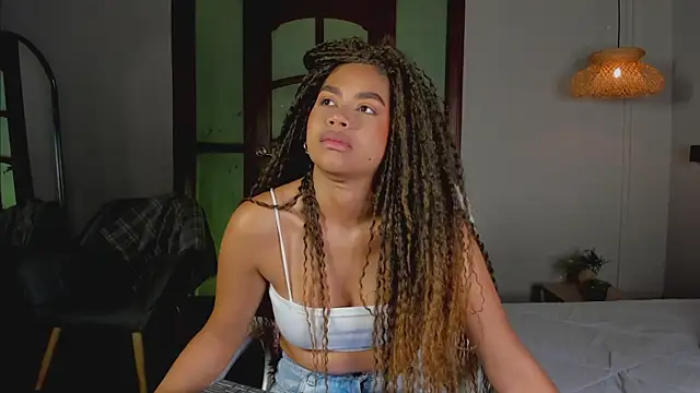 nayah   online show from October 31, 5:53 pm