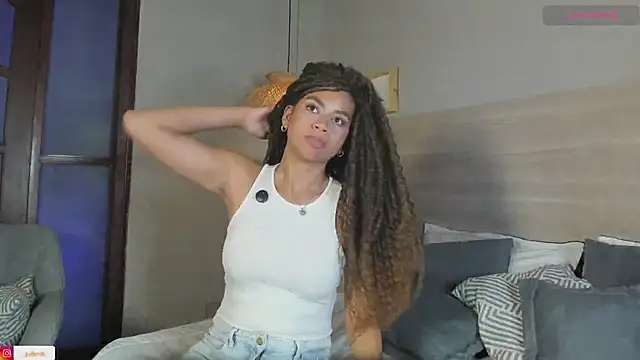 nayah   online show from February 13, 8:42 pm