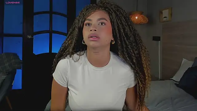 nayah   online show from November 11, 9:09 pm