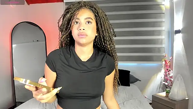 nayah   online show from November 18, 7:50 pm