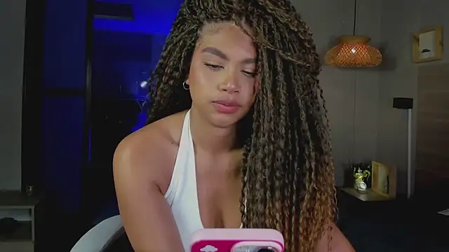 nayah   online show from September 23, 7:43 pm