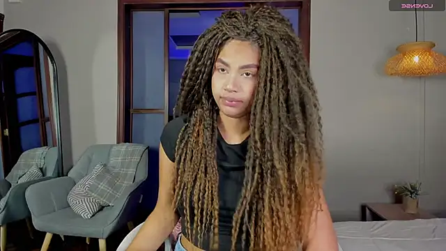 nayah   online show from October 29, 8:41 pm