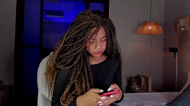 nayah   online show from September 16, 7:59 pm