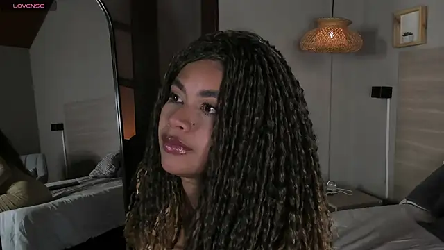 nayah   online show from April 10, 7:54 pm