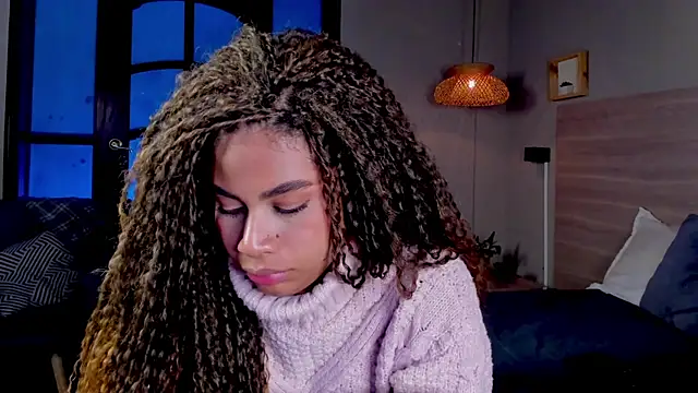 nayah   online show from November 14, 1:20 am