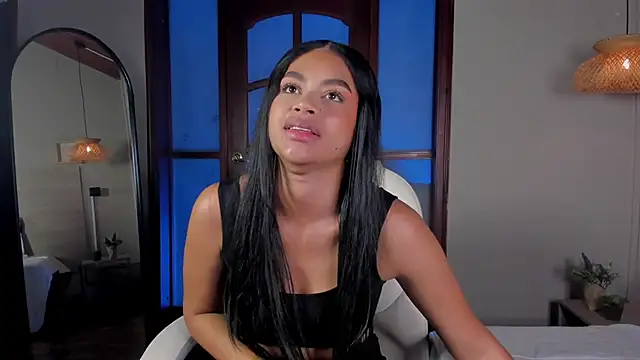 nayah   online show from November 24, 8:09 pm