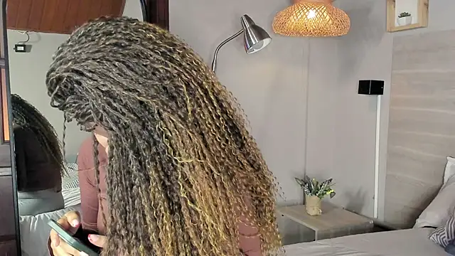 nayah   online show from March 31, 8:11 pm