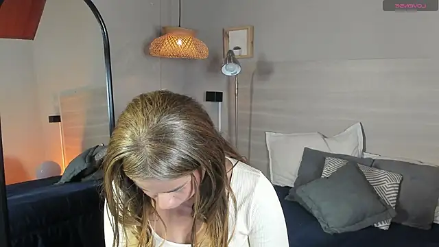 Snapshot of nayah__ chatting on June 17, 7:35 pm nayah online show from June 17, 7:35 pm
