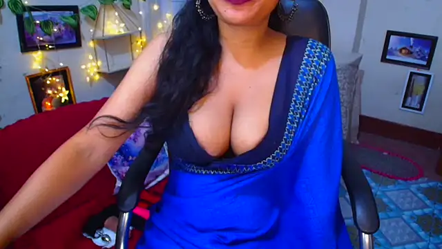 Snapshot of SnoowForYou chatting on November 1, 12:28 am SnoowForYou online show from November 1, 12:28 am