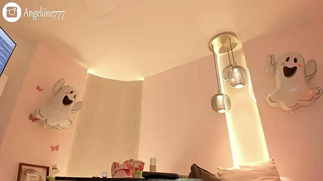 angeline-777 online show from October 28, 1:10 pm