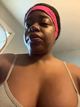 Snapshot of MommyConfident chatting on July 13, 1:54 pm MommyConfident online show from July 13, 1:54 pm