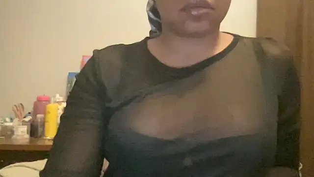 MommyConfident online show from January 6, 10:36 pm