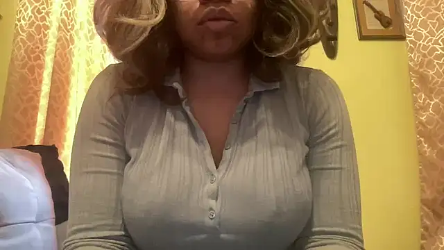 MommyConfident online show from April 27, 7:12 pm