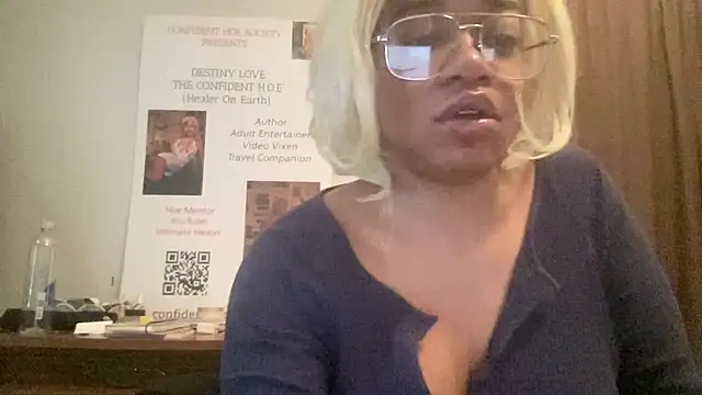 MommyConfident online show from April 25, 6:16 pm
