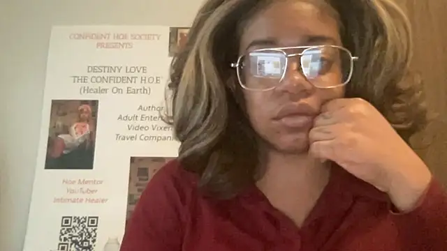 MommyConfident online show from June 1, 6:07 pm
