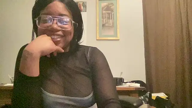 Snapshot of MommyConfident chatting on June 11, 6:54 am MommyConfident online show from June 11, 6:54 am