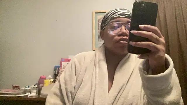 MommyConfident online show from January 10, 10:49 pm