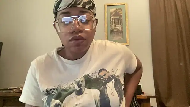 MommyConfident online show from November 16, 8:13 pm