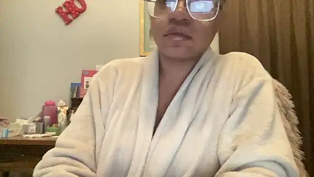 MommyConfident online show from December 14, 8:36 pm