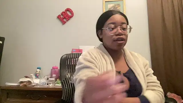 MommyConfident online show from November 13, 3:27 pm