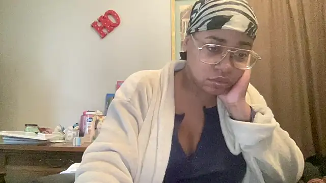 MommyConfident online show from December 3, 3:11 pm