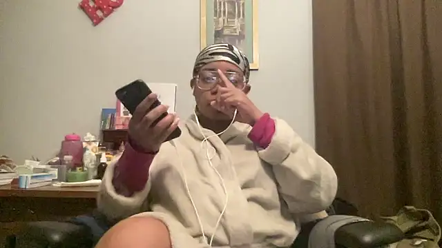 MommyConfident online show from December 21, 2:24 am