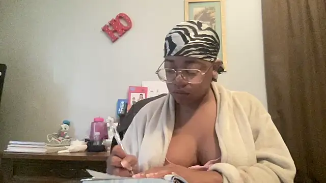 MommyConfident online show from October 28, 1:10 pm