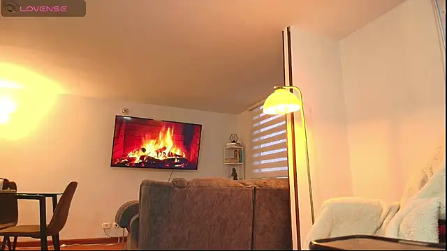 samy jonnes  online show from February 8, 11:13 pm