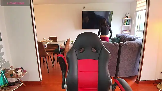 samy jonnes  online show from March 28, 9:38 pm