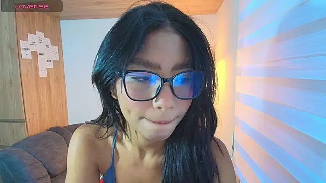 samy jonnes  online show from July 28, 10:42 pm