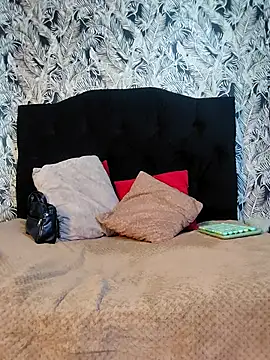 Devil Sara online show from November 6, 1:37 pm