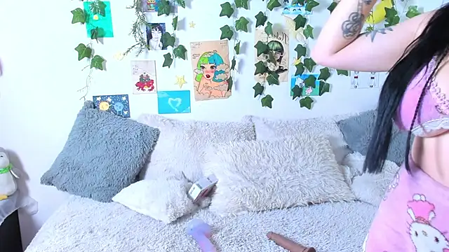 Snapshot of Dianne_Golden chatting on February 6, 11:37 pm Dianne Golden online show from February 6, 11:37 pm