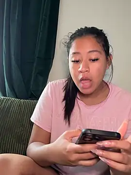 Snapshot of VanessaBling chatting on February 3, 4:12 pm VanessaBling online show from February 3, 4:12 pm