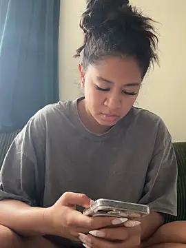 VanessaBling online show from December 17, 4:12 pm