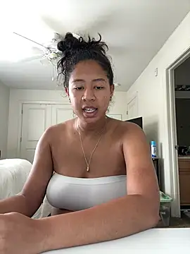 Snapshot of VanessaBling chatting on July 1, 2:39 pm VanessaBling online show from July 1, 2:39 pm