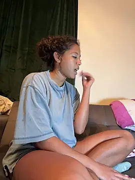 VanessaBling online show from March 18, 1:13 am