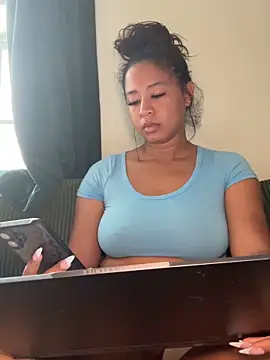 Snapshot of VanessaBling chatting on February 20, 3:36 pm VanessaBling online show from February 20, 3:36 pm