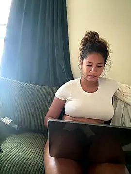 VanessaBling online show from October 2, 8:45 pm