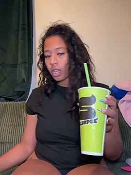 VanessaBling online show from March 26, 1:04 am